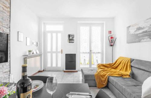 MXP Airport Malpensa - Near Milan - Rho Fiera - Park free, Wi-Fi e Aria Condizionata - Foto 3