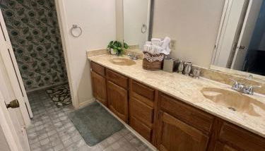 Arlington Townhouse 2 CarGarage - Photo 5