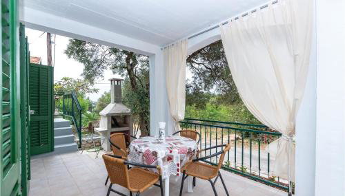 2 Bedroom Lovely Apartment In Osobljava - Foto 4