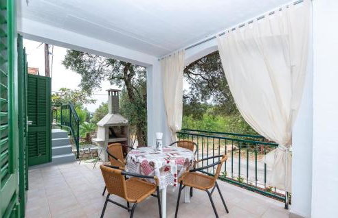 2 Bedroom Lovely Apartment In Osobljava - Foto 4