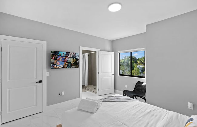 Charming Studio 5 Minutes From Wynwood - Photo 13