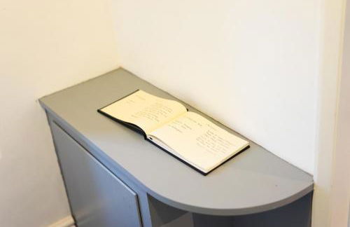 Newly-renovated, mid-terrace cottage in Porthmadog - Photo 7