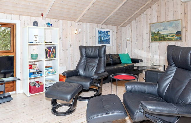 Peaceful Cottage in Ã˜ster Assels with Hot Tub - Photo 8