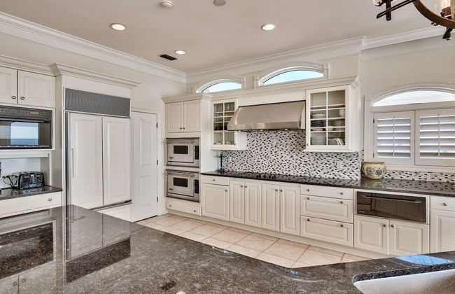 Stunning Views! 9BR Gulf Front Home, Pool, Elevator, Pool Table - Foto 17