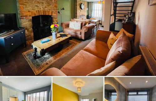 HOT TUB - Miners Cottage - edge of Brecon Beacons National Park - Heritage Town - Foto 33