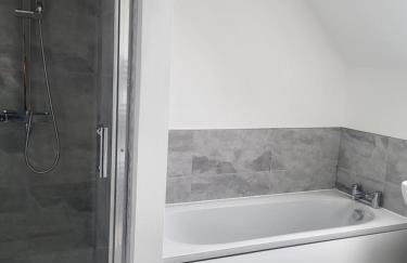 Bright & Spacious 3-Bed Rotherham Home Ideal for Families or Contractors - Foto 7