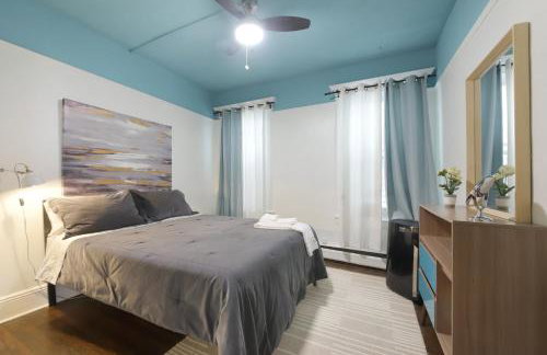 The Vic 3-BR Quick NYC Access & Parking - Foto 14