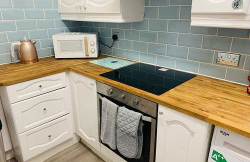 Aylesbury Apartment for Contractors and Holidays - FREE Parking for cars and vans - Foto 4