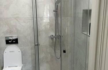 En-suite Double Room - Private Entrance & Free Parking - Foto 9