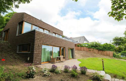 Architect House With Vintage Classics By River - Photo 13