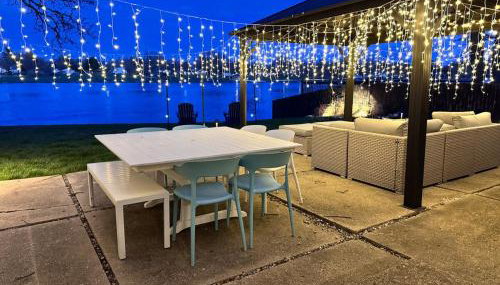 Waterfront Home with Arcade, MassageChair, Firepit, Infinity Game Table - Foto 2