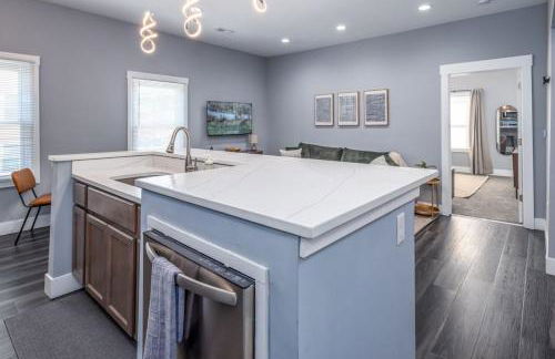 Walnut Hills, 5min to UC, Sleeps 7ppl, Lux Beds, Smart TVs - Foto 25