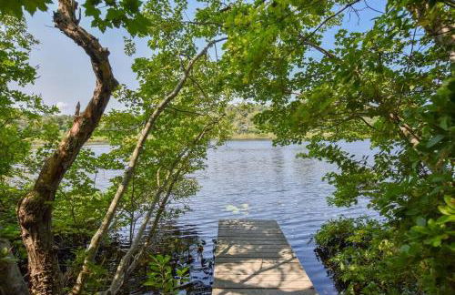 Pond Front Home with Private Dock - Foto 1