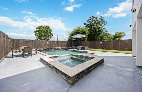 Resort vibe with Pool and Hot tub Downtown skyline views - Photo 54