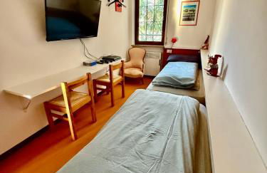 Appartamento per Famiglie in Centro ad Asiago con Posto Auto e Ampio Giardino - Foto 8