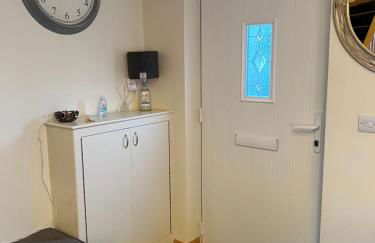Bright and modern 2 bedroom home in Kirkwall - Photo 3