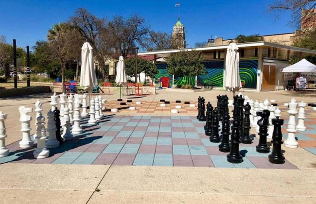 Chic Downtown Farmhouse With Garden and BBQ Grill - Foto 7