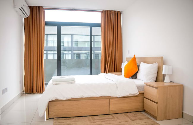 Embassy Gardens Premier Suites - Photo 12