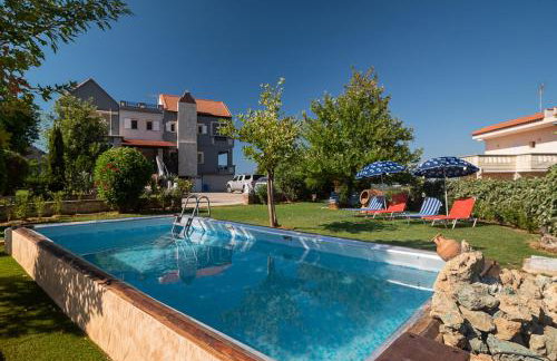 Villa Kalaitsidi - plunge pool, gym and unique gardens - Foto 2