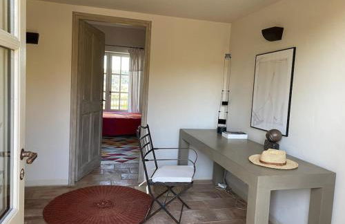 In Gordes, facing the entire Luberon Park a beautiful 5 bedrooms house - Photo 27