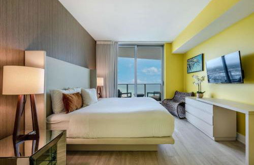 Luxury Living on the Beach with Resort Amenities - Photo 30