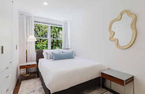 Designer Home in Diplomat District - Foto 17