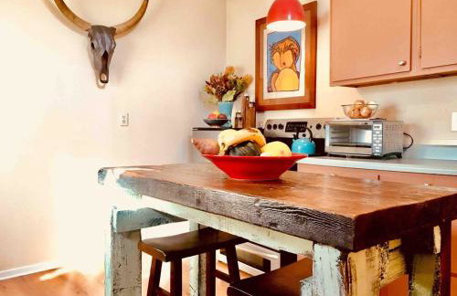 Charming Garden Cottage - Photo 8