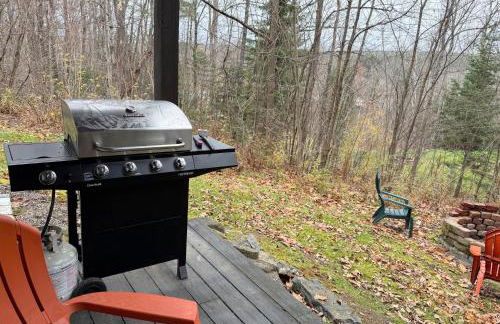 4M Cozy A-Frame in Bethlehem, NH - Fireplace, Firepit & Close to Skiing & Trails, Dogs welcome! - Photo 13