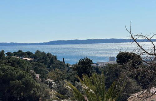 Studio le Nid, vue mer, village et collines avec terrasse - Foto 6