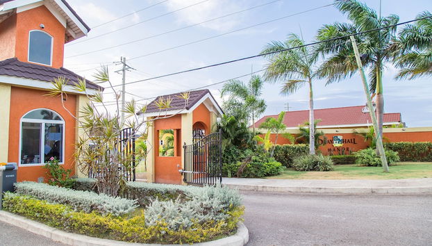 Entrada al alojamiento