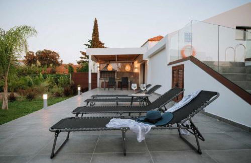 Manolis Seaside Villa with Private Pool - Foto 2