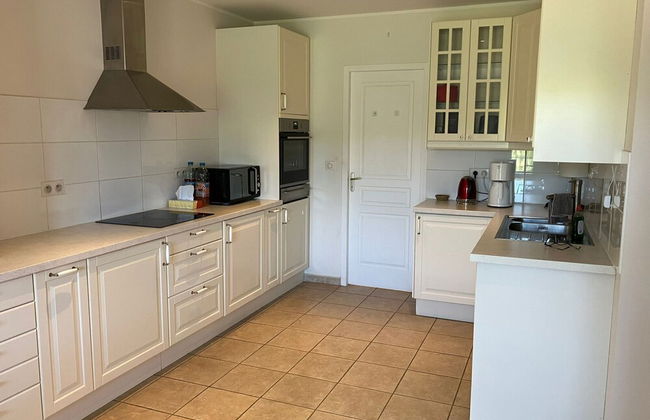 Villa With Private Pool and Jacuzzi - Photo 10