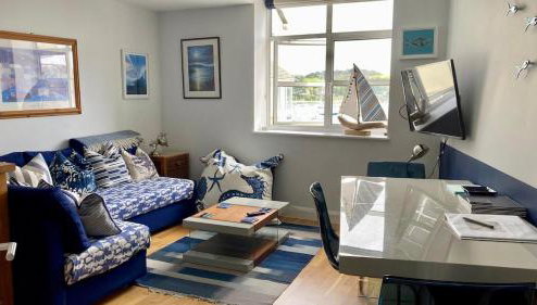 'Shorebird' central apartment, sea views & parking - Foto 1