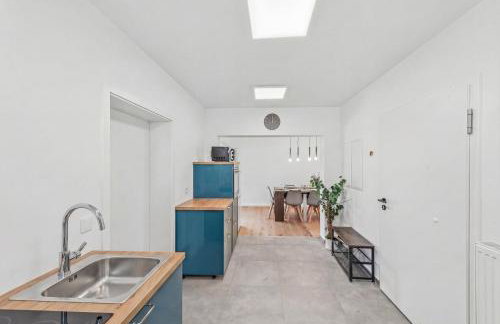 BAT Home Solutions Trierweiler - alles was ein Hotel nicht bietet - 5 Apartments 40 bis 120 qm für bis zu 29 Personen - 5-Raum-Apartment barrierefrei - 60 qm Balkon mit Blick bis Luxemburg - einzeln bis komplett buchbar - 3 Min zur A64 - Foto 61