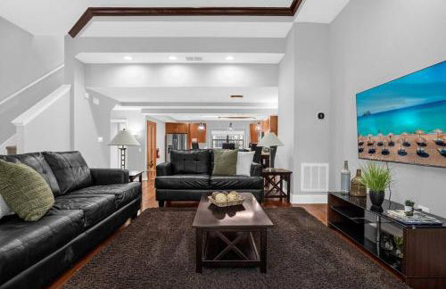 Enchanted 4BR Family Style Townhome in Disney Area - Photo 1