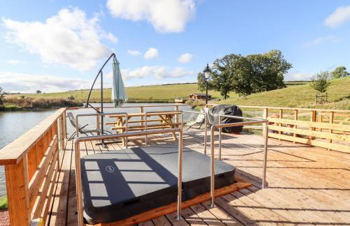 Cedar Cabin at Salford Court Farm Fishing Cabins - Foto 24