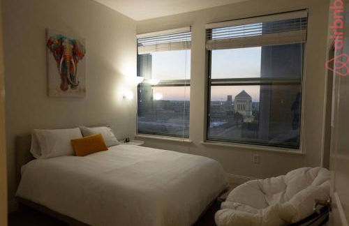 Luxurious 2 Bedroom Downtown City Views! - Foto 42