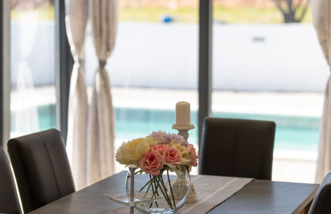 Dazzling Kaštel Novi Villa With Private Pool and Scenic Sea Views - Foto 27