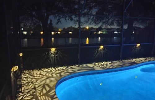 279 square meter luxury waterfront home, private pool 15 minutes from Disney! - Foto 1