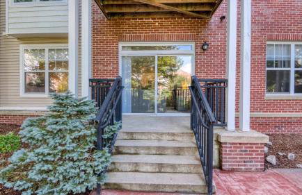 Luxury Modern Apt with Patio - Foto 31