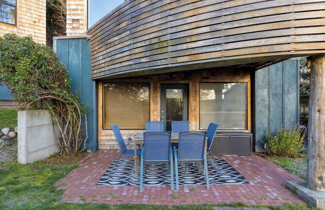 Deck Views, Fire Pit, Pool, 3 Mins to Beach Madrona Tree Retreat by Avantstay - Foto 38