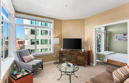 Corner Unit in the middle of it all - 99 Walkscore - Foto 39