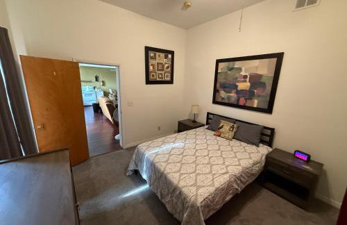 LARGE 2bed 1bath Near Beach & Downtown with KING BED - Foto 16