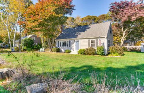 Bike to Private Beach Cape Cod Escape with Sunroom - Foto 1