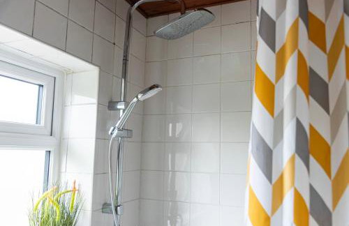 Cosy Inn near Luton Station, Mall and Luton Airport 10 Min - Foto 36