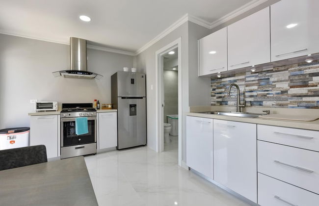 NEW Modern Cozy Studio Walking Distance to Beach - Foto 5