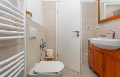 1 Bedroom Nice Home In Lukezi - Foto 23