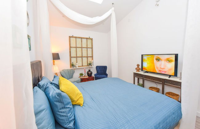 Parliament & River View Apartments - Photo 46