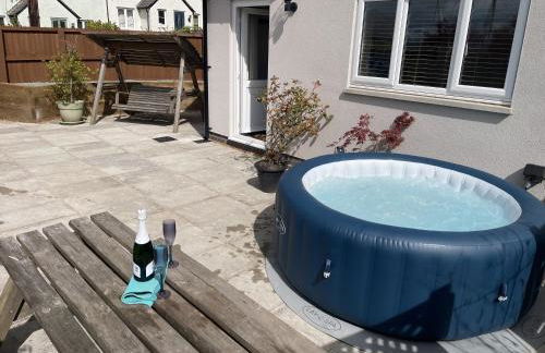 Large New Studio Apartment and Hot Tub - Private Hideaway in the Brecon Beacons - Photo 14