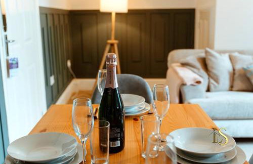 *Luke Stays Oswald Terrace* - Foto 21